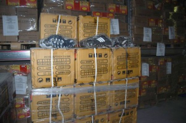 Produse contrafăcute, descoperite de poliţiştii de la SIF